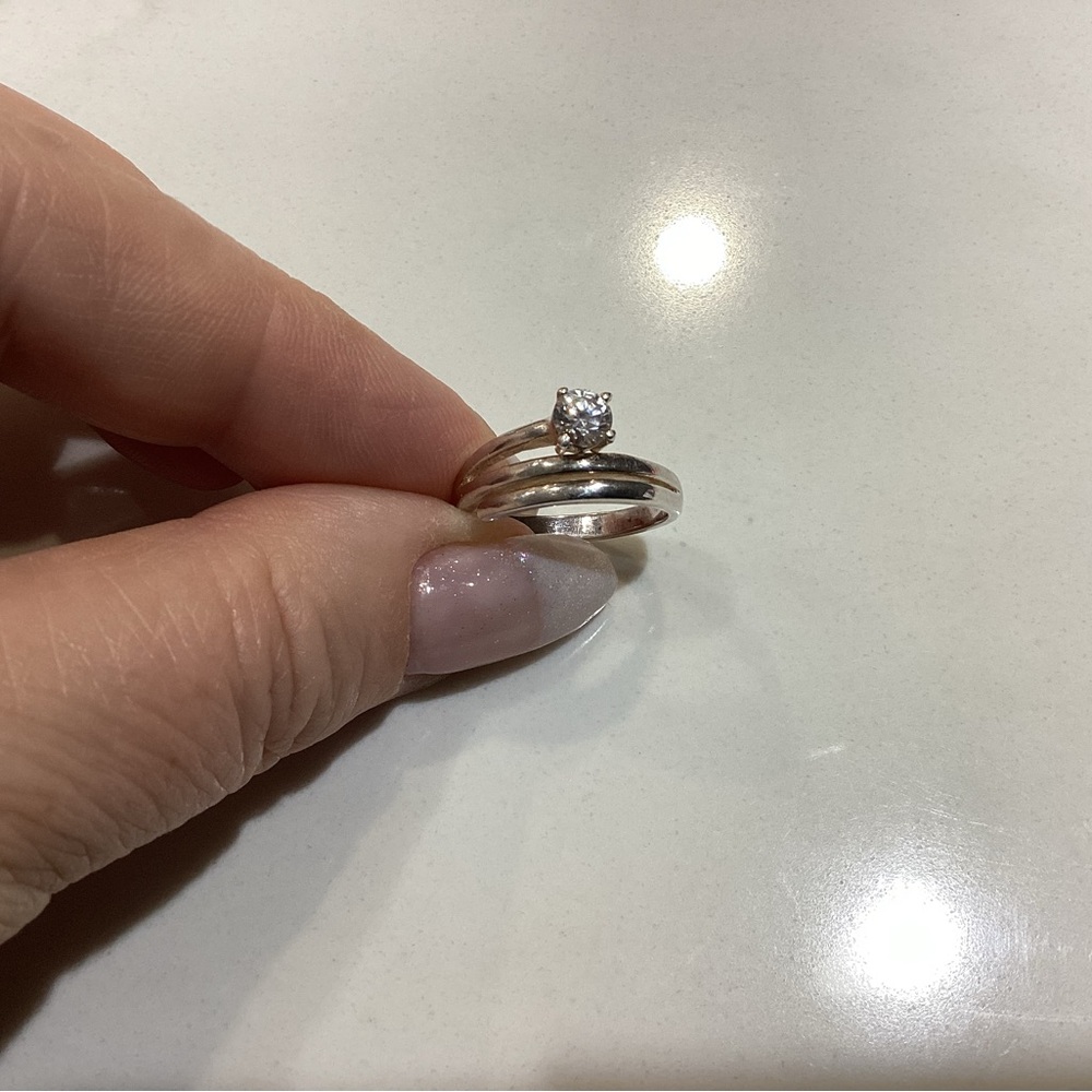 Elegant Silver Ring with Diamond Accent